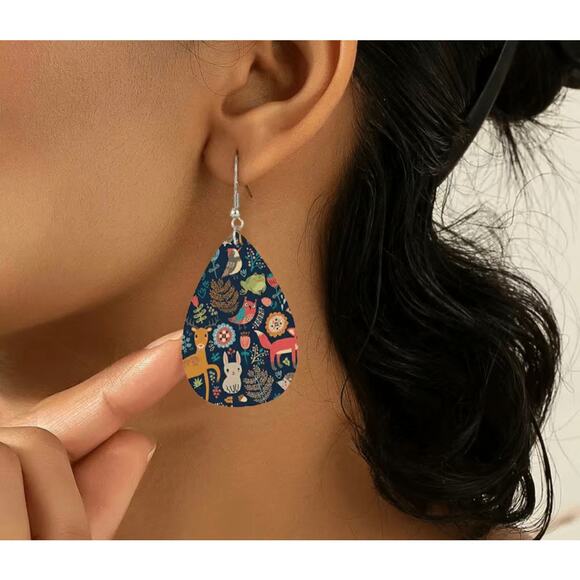 Woodland Animals Leaf Print Faux Leather Teardrop Earring NEW - Picture 2 of 6